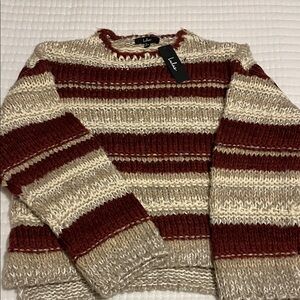 Brand New w/t Woman’s Medium Lulus Sweater!!